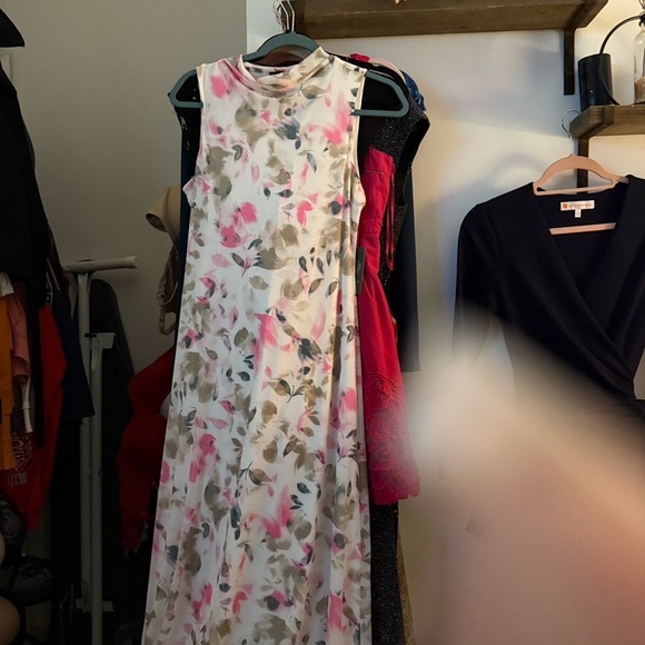 Vince Camuto Pink and Cream Floral Maxi Dress - Picture 2 of 9